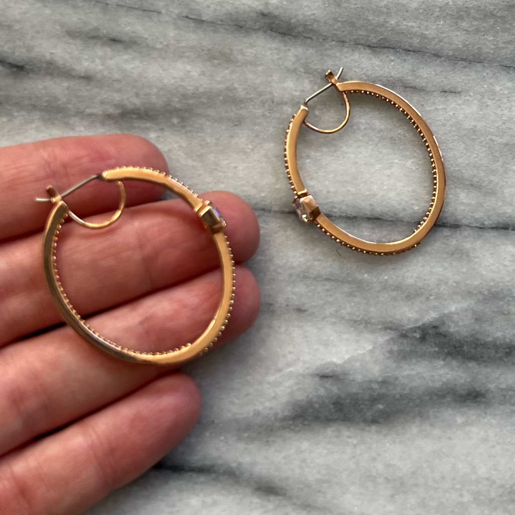 New Stunning Henri Bendel Earrings 85$